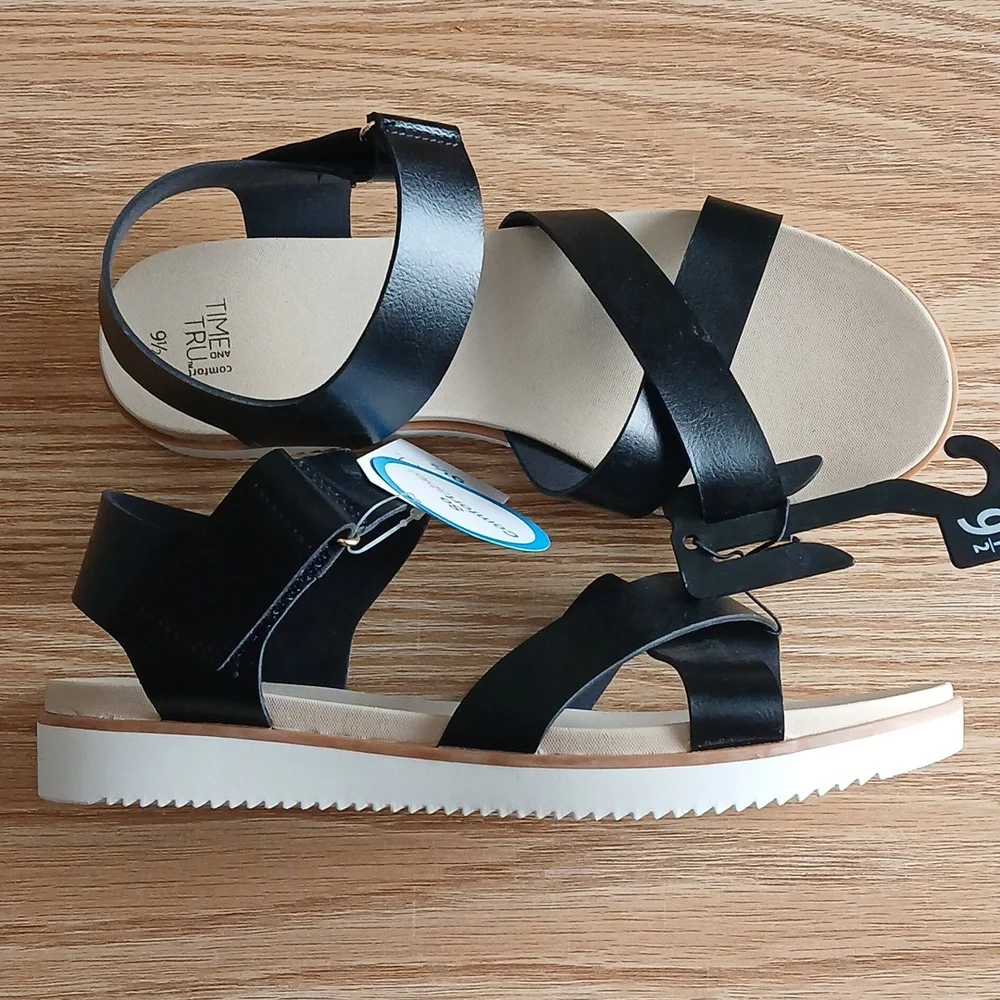 Time and Tru Women's 9.5 Comfort Sandal - Picture 4 of 10